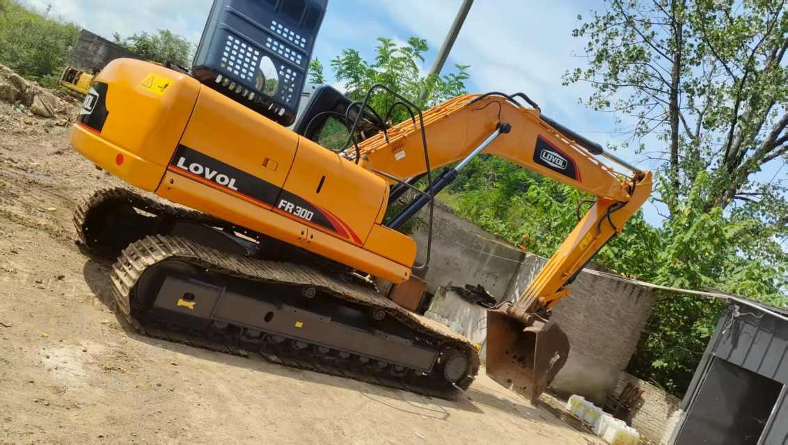 Lovol FR260 Excavator